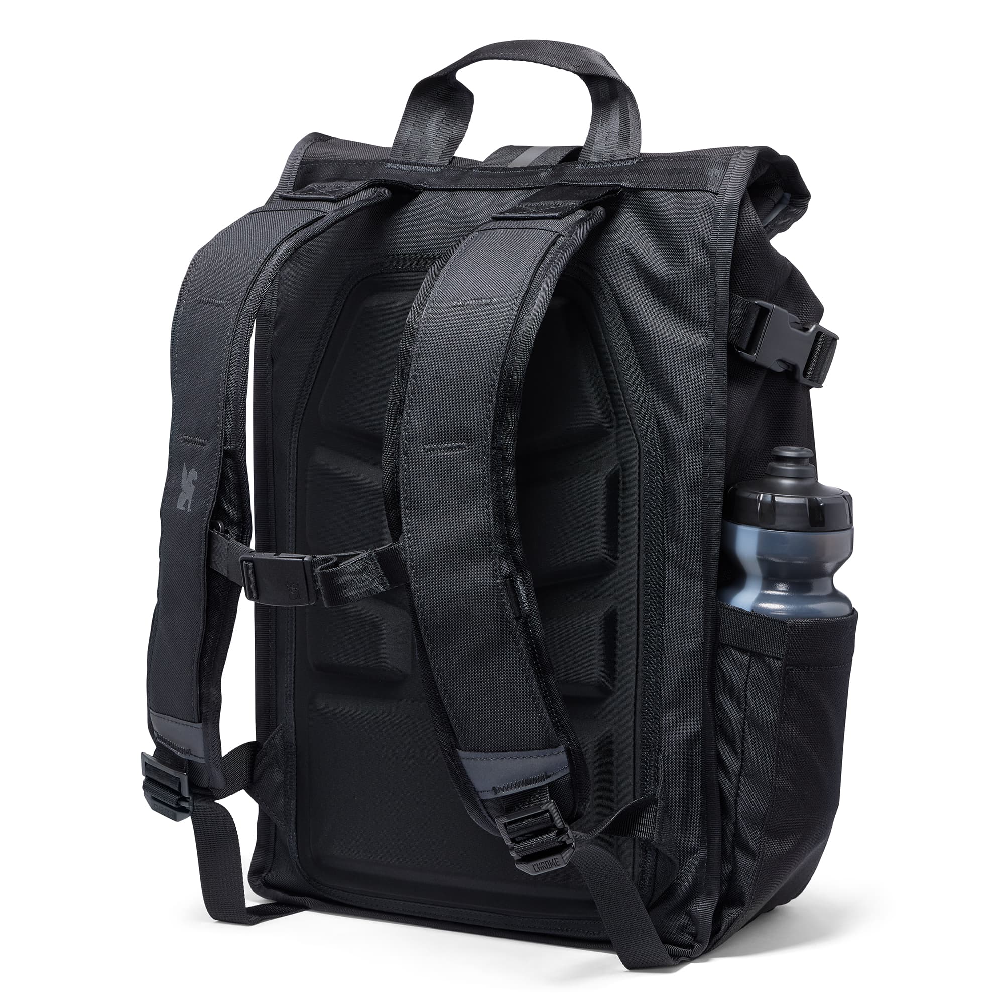 The back of the Barrage 18L in black #color_black